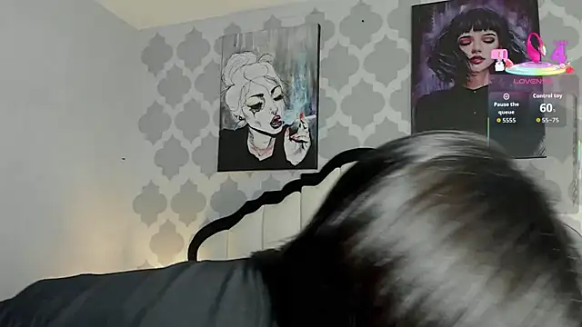 Snapshot of SarahMiler_ chatting on October 2025 08:02:02 PM SarahMiler online show from October 2025 08:02:02 PM