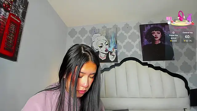 Snapshot of SarahMiler_ chatting on November 2025 07:46:02 PM SarahMiler online show from November 2025 07:46:02 PM