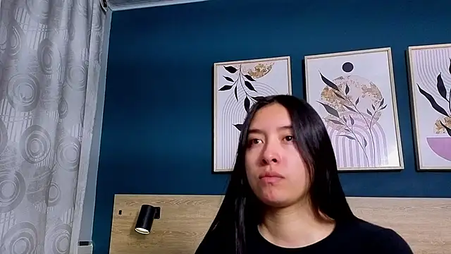 Snapshot of SarahMiler_ chatting on December 2025 07:43:01 PM SarahMiler online show from December 2025 07:43:01 PM
