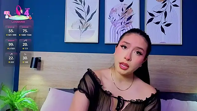 Snapshot of SarahMiler_ chatting on January 2026 06:55:01 PM SarahMiler online show from January 2026 06:55:01 PM