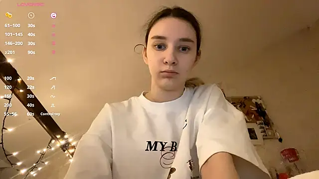 DanaCore online show from November 2025 05:44:02 PM