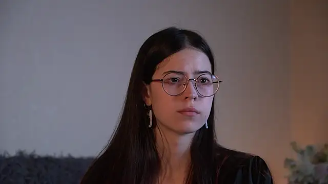 ywixos online show from September 2025 09:21:02 AM