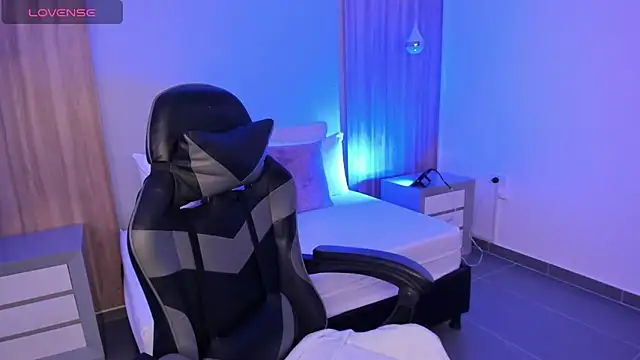 megara x  online show from October 2025 02:52:01 AM