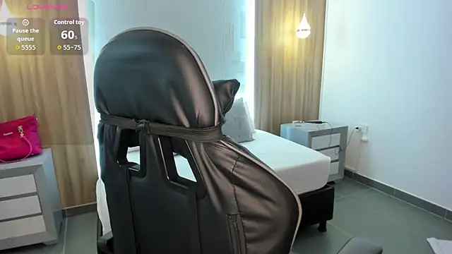 megara x  online show from December 2025 02:31:01 AM