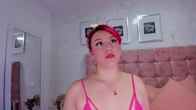 Snapshot of Maddy_Mills chatting on February 2026 06:12:02 PM Maddy Mills online show from February 2026 06:12:02 PM