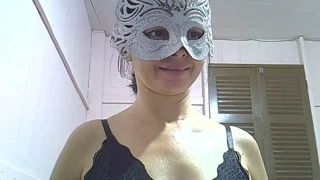 Snapshot of Luana_sexy42 chatting on April 2026 03:24:01 AM Luana sexy42 online show from April 2026 03:24:01 AM