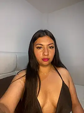 Issa Santana online show from February 2026 07:51:02 PM