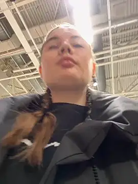 Snapshot of StephanieMur chatting on September 2025 04:50:01 AM StephanieMur online show from September 2025 04:50:01 AM