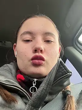 Snapshot of StephanieMur chatting on November 2025 03:51:02 AM StephanieMur online show from November 2025 03:51:02 AM