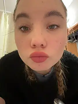 Snapshot of StephanieMur chatting on November 2025 04:01:02 AM StephanieMur online show from November 2025 04:01:02 AM