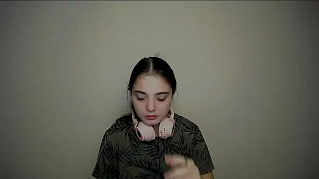 Sun Shine   online show from September 2025 06:34:01 PM