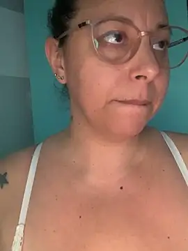 LupeLok online show from November 2025 07:56:02 PM