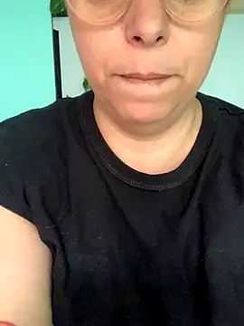 LupeLok online show from November 2025 05:16:01 PM