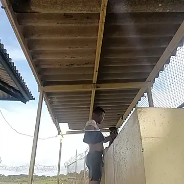 arnal32 online show from November 2025 01:33:02 PM