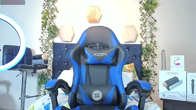 Snapshot of _taylor_black chatting on November 2025 03:11:01 PM taylor black online show from November 2025 03:11:01 PM