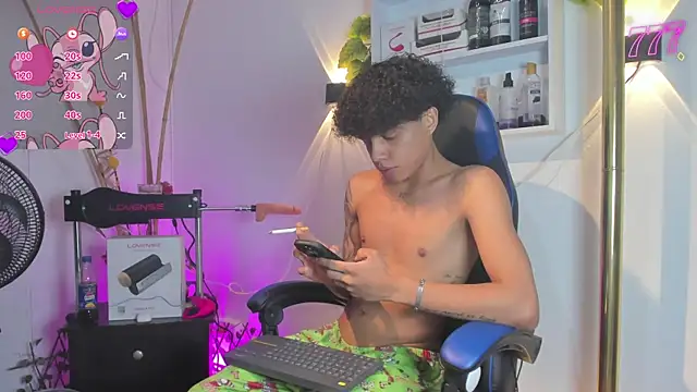 Snapshot of _taylor_black chatting on June 2026 08:44:01 PM taylor black online show from June 2026 08:44:01 PM