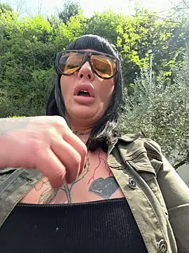 ASSERINAAA online show from April 2026 09:57:02 AM