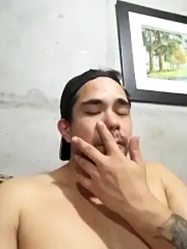 Snapshot of LevelUpL0ver chatting on April 2026 03:27:02 AM LevelUpL0ver online show from April 2026 03:27:02 AM