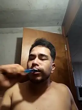 Snapshot of LevelUpL0ver chatting on April 2026 11:18:02 AM LevelUpL0ver online show from April 2026 11:18:02 AM