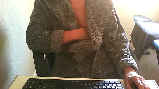 Snapshot of rogpb chatting on April 2026 07:00:01 AM rogpb online show from April 2026 07:00:01 AM
