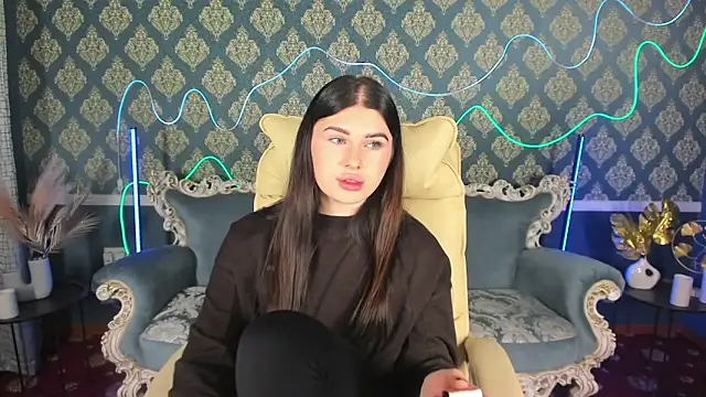 Neyla Charm online show from November 2025 08:10:01 PM