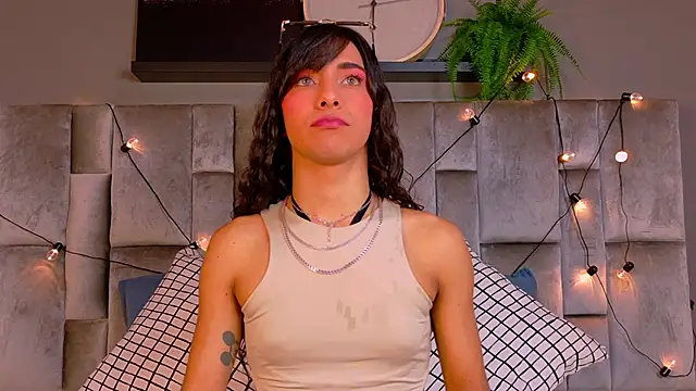 Snapshot of TiffValentinee_ chatting on November 2025 07:58:01 PM TiffValentinee online show from November 2025 07:58:01 PM