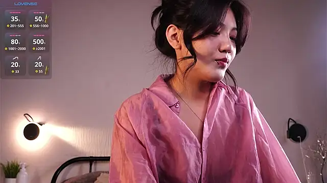 MoiraEger online show from April 2026 04:04:01 PM