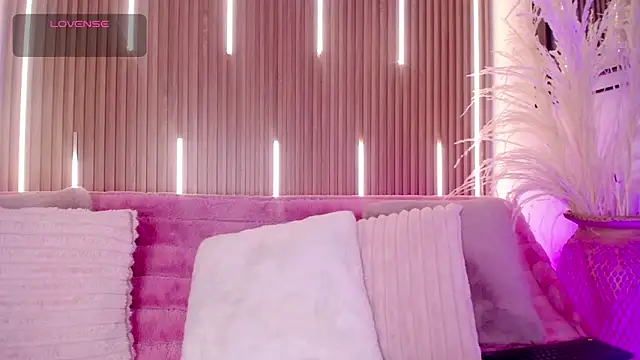 MylaDreams online show from November 2025 03:50:02 AM