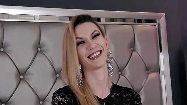 MayaHale online show from March 2026 12:09:01 PM