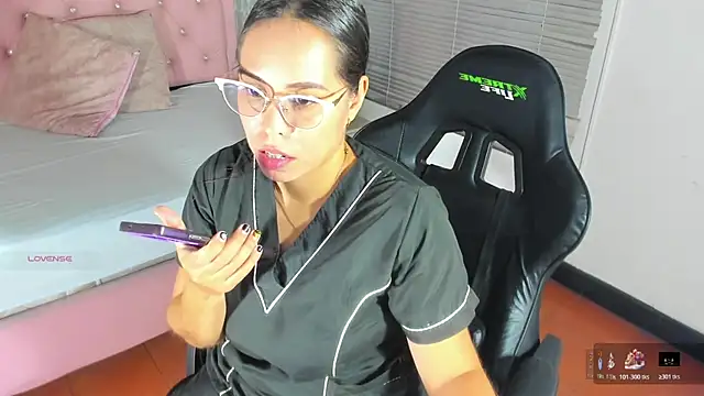 lissa jhonsoon online show from November 2025 03:05:02 AM