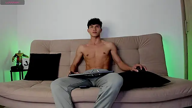 2Amateur Guys online show from November 2025 10:53:02 PM