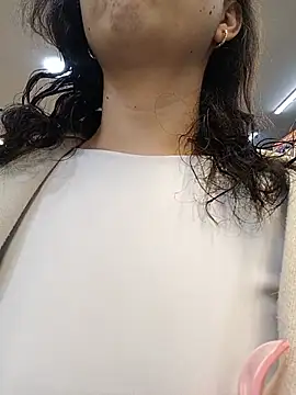 Snapshot of anntonella_watson chatting on May 2026 11:28:01 AM anntonella watson online show from May 2026 11:28:01 AM