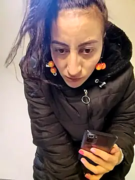 Oriana111 online show from March 2026 03:32:01 AM