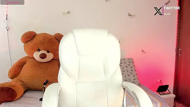 princessluna 19 online show from November 2025 09:02:01 PM