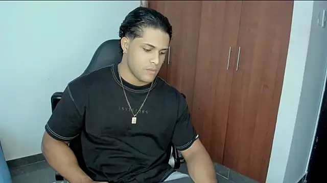 Evansdark1 online show from April 2026 10:32:01 PM