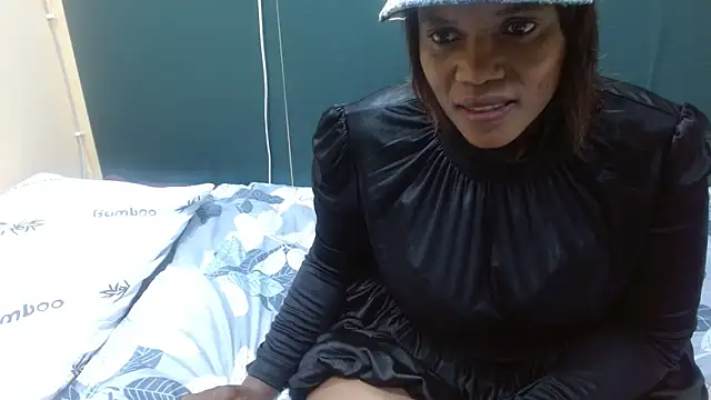 sexythae32 online show from February 2026 04:32:01 PM