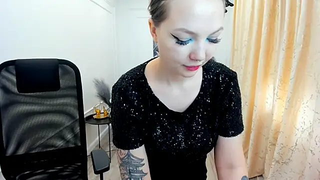 Snapshot of MariaRobinsone chatting on June 2026 12:07:02 PM MariaRobinsone online show from June 2026 12:07:02 PM