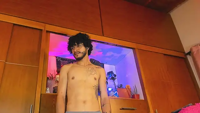 emmmalym online show from September 2025 01:40:01 AM