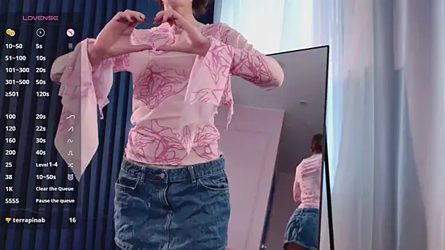 chloe dreammm online show from February 2026 12:19:01 PM