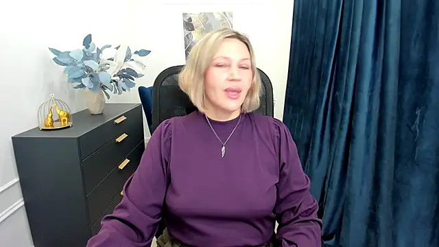 NinaStarle online show from October 2025 04:44:01 AM