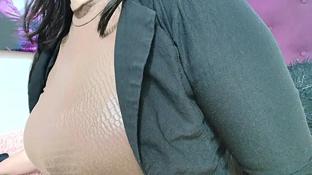 Snapshot of katherine_blair chatting on April 2026 12:25:01 PM katherine blair online show from April 2026 12:25:01 PM