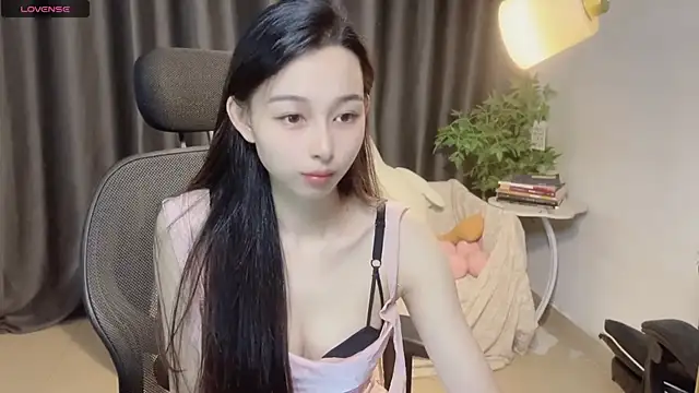 Snapshot of Yin-LL chatting on October 2025 03:33:01 PM Yin-LL online show from October 2025 03:33:01 PM