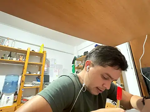 Snapshot of Haustin202 chatting on October 2025 03:27:02 AM Haustin202 online show from October 2025 03:27:02 AM