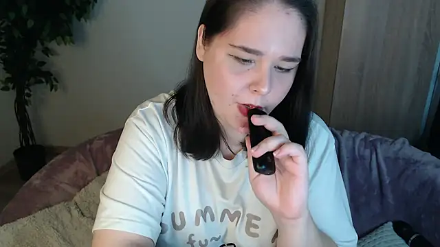 IvyLebelly online show from October 2025 08:01:01 AM