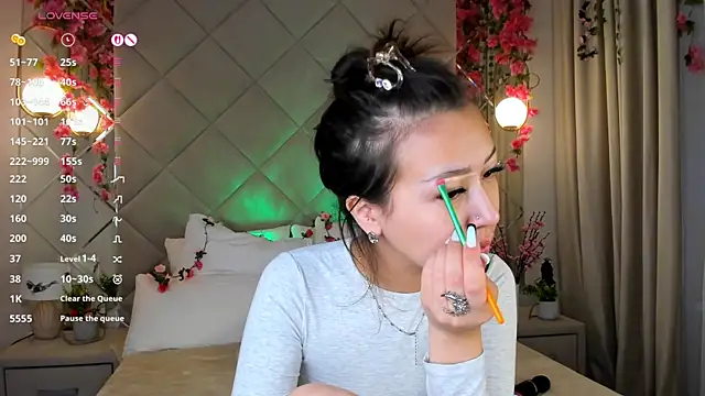 Nelly Kimm online show from November 2025 01:39:01 AM