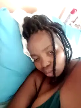 Snapshot of ShySexyBaddiexx chatting on January 2026 07:21:01 AM ShySexyBaddiexx online show from January 2026 07:21:01 AM