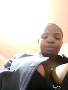 Snapshot of ShySexyBaddiexx chatting on February 2026 02:17:02 AM ShySexyBaddiexx online show from February 2026 02:17:02 AM