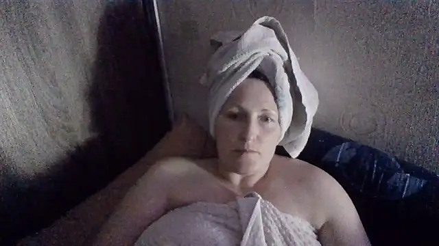 Snapshot of AllaSowinskaya chatting on June 2026 07:16:01 PM AllaSowinskaya online show from June 2026 07:16:01 PM