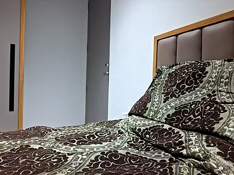 Snapshot of Vince-18 chatting on November 2025 06:51:02 PM Vince-18 online show from November 2025 06:51:02 PM