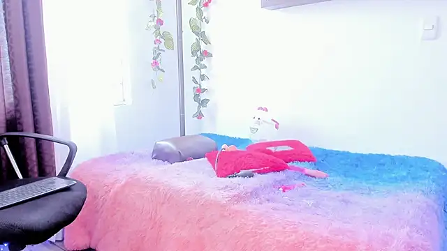 miaroberts69 online show from April 2026 08:50:01 PM